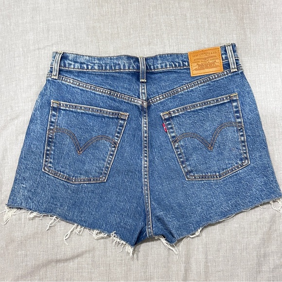LEVIS ribcage shorts! Size 31 - Picture 5 of 5